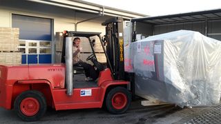 Das CNC-Bearbeitungszentrum PRO-MASTER 7018 kann von Menschen mit Behinderung ohne Probleme bedient werden Das CNC-Bearbeitungszentrum PRO-MASTER 7018 kann von Menschen mit Behinderung ohne Probleme bedient werden