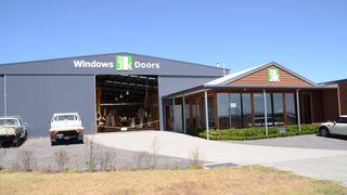 Референт HOLZHER в Австралии Окна JK Windows с 5-осевой системой PRO-MASTER 7225