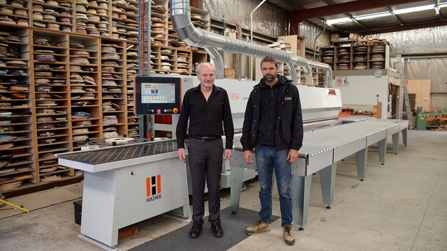 Клиентские стены Bros HOLZHER Австралия с кромкооблицовочными станками ACCURA и SPRINT Клиентские стены Bros HOLZHER Австралия с кромкооблицовочными станками ACCURA и SPRINT